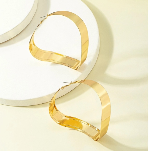 Dangle Fashion Earrings Yellow Gold Tone Irregular Hoop Shape - Picture 4 of 6